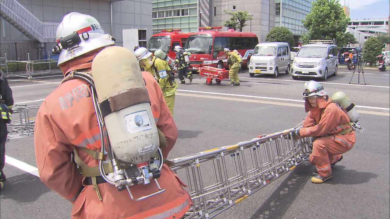 画像1: 人命を救うため猛暑の中で訓練　静岡市駿河消防署