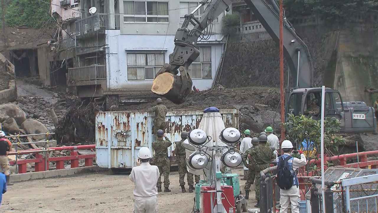 画像: 【速報】77歳女性の死亡確認　行方不明者18人に　静岡・熱海市の土石流災害　/11日午後1時