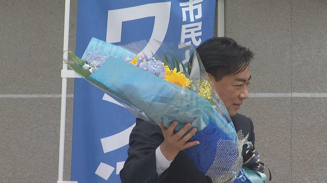 画像: 無投票当選が決まった頼重氏