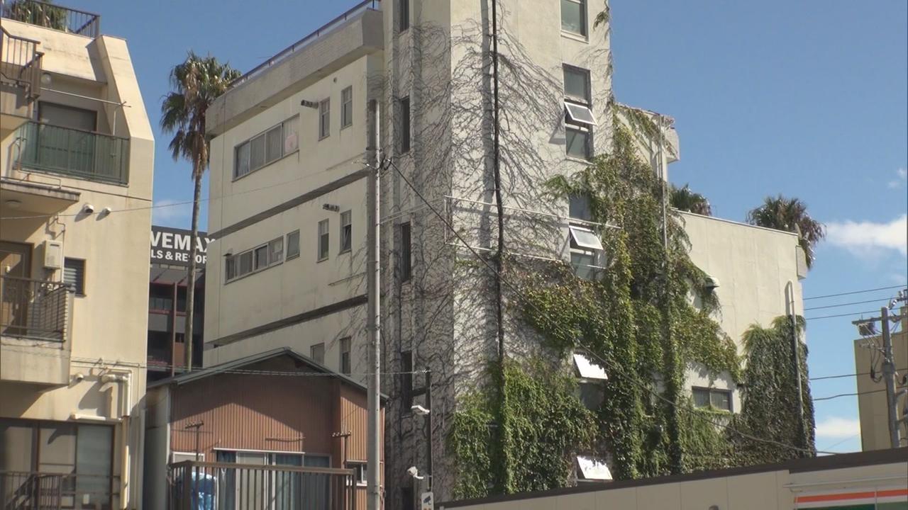 画像: 36歳の男性を刺したか…24歳の男を緊急逮捕　男性が死亡し容疑を殺人に切り替え捜査　静岡・熱海市