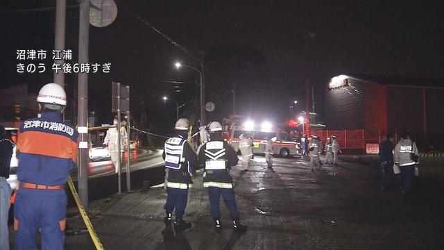 画像: 深さ5mの海底へ…　軽乗用車の70代女性が死亡　静岡・沼津市 youtu.be