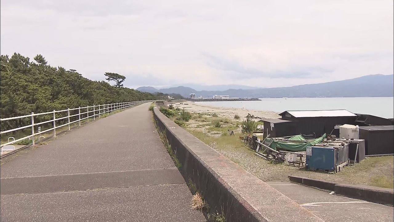 画像: 建物がなく防犯カメラも見当たらない