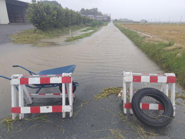 画像: 袋井市の冠水　2日午前8時15分