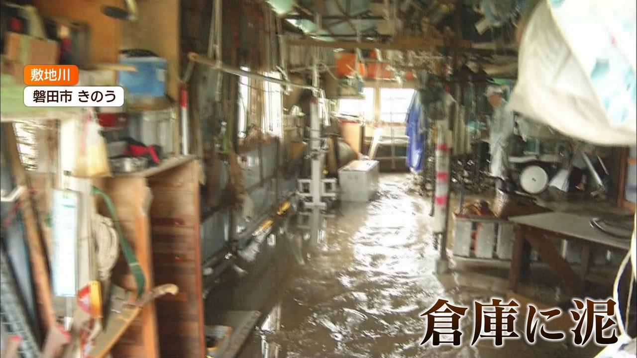 画像1: 【豪雨】去年9月の台風で被害…100万円かけて改築したばかりの倉庫に泥流　「機械がみんなやられちゃった」　静岡・磐田市