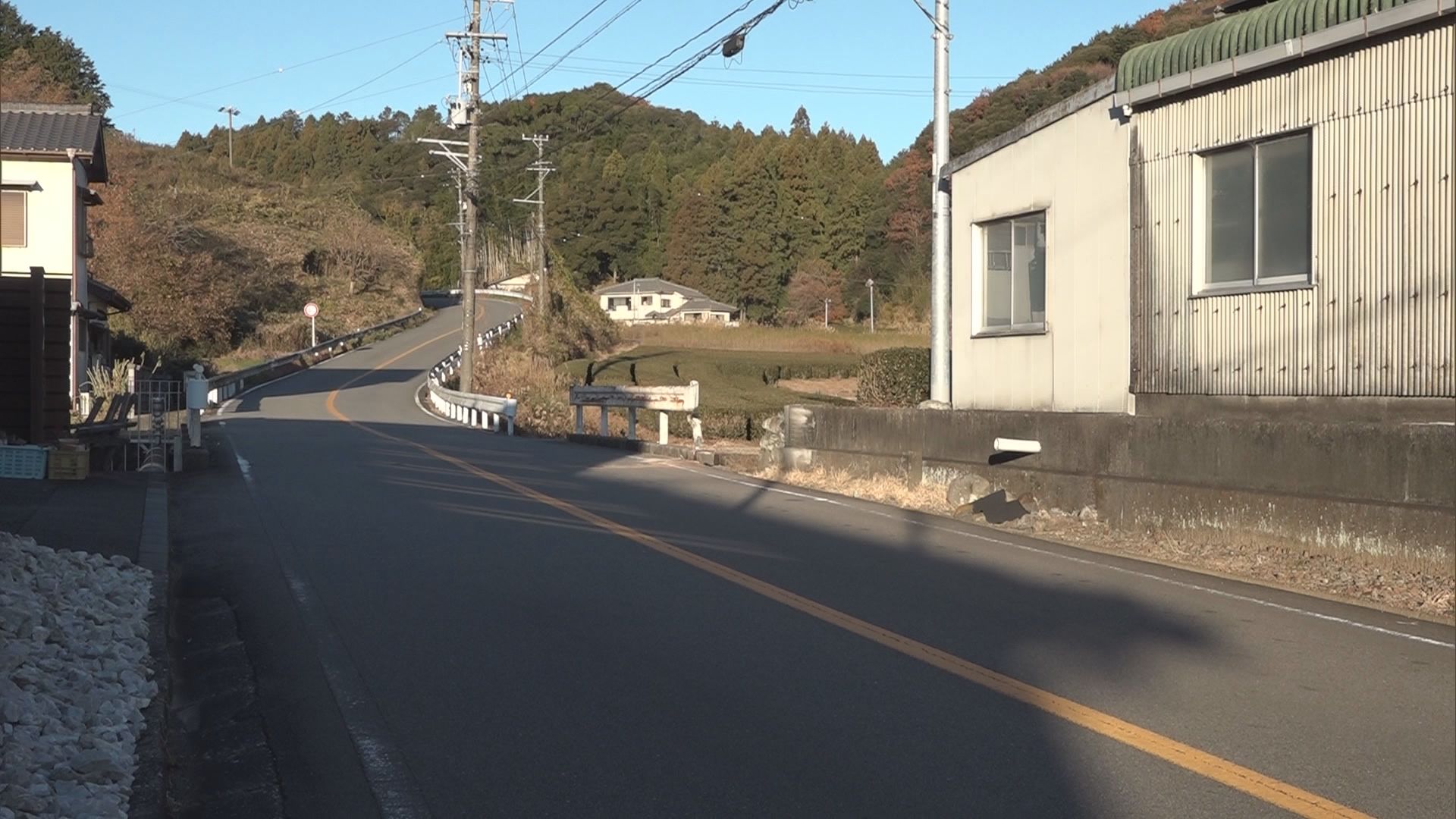 【続報】静岡・島田市で軽乗用車がガードレールに突っ込んだ事故　意識不明の重体となっているのは２０代の男性２人と判明