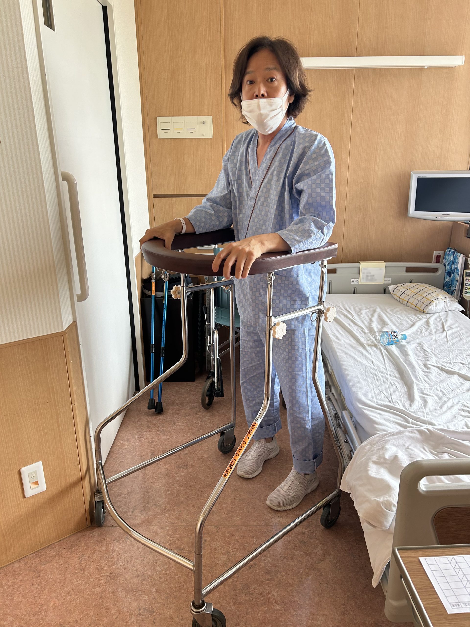 「歩行器を使える状態になるのは奇跡」と医師に言われたそう