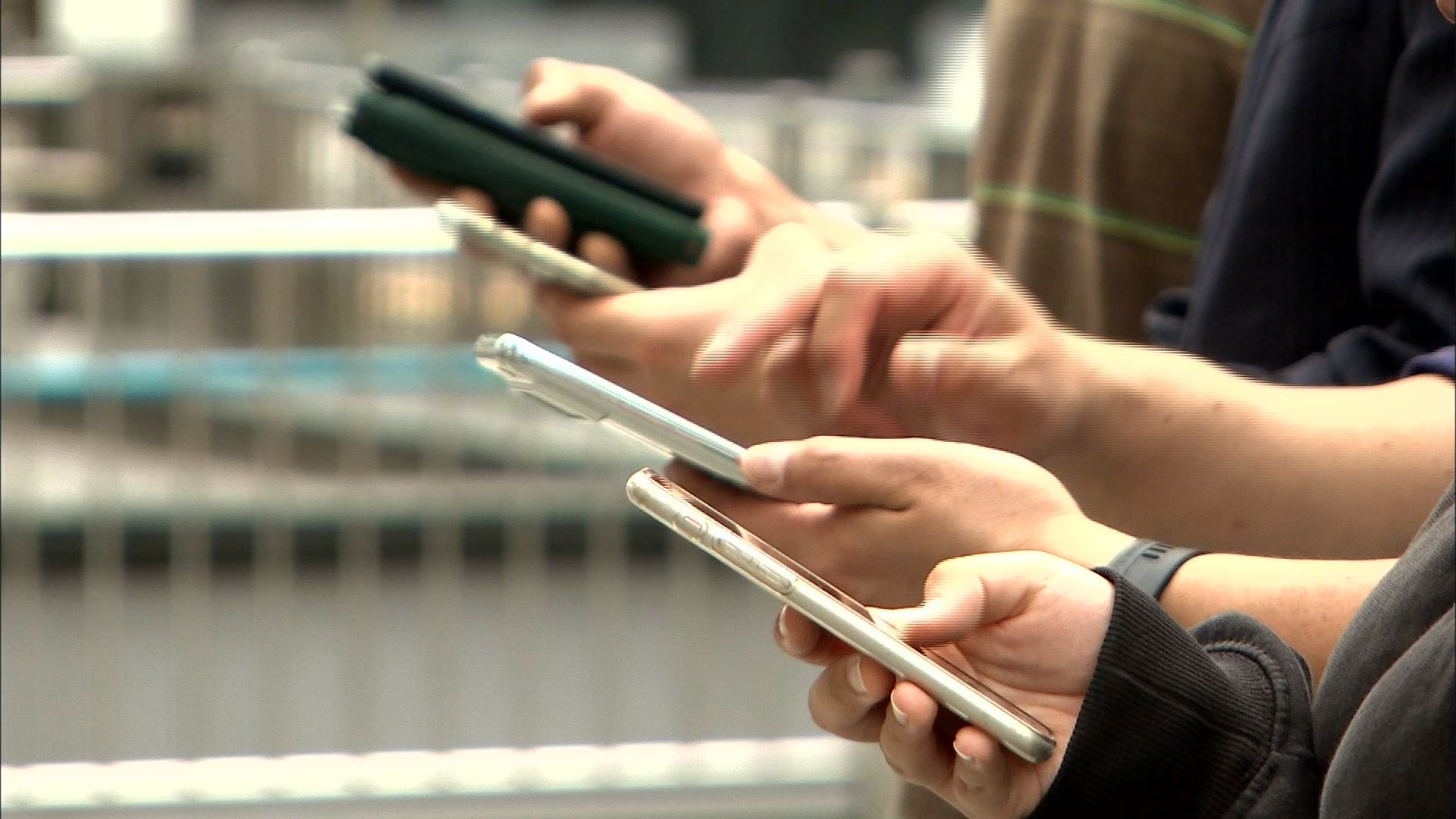 「今もけっこう高いのでちょっと厳しい」「その分通信環境が良くなれば」 スマホ値上げに静岡県民は