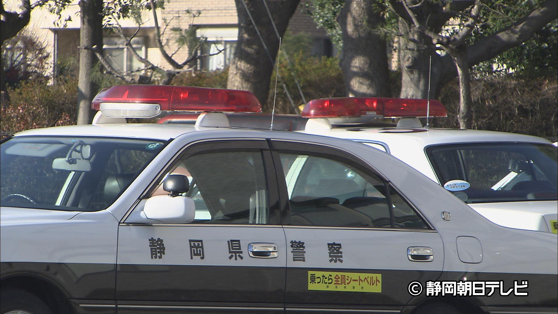 車線変更した乗用車とオートバイが衝突…85歳の男性が重傷 浜松市