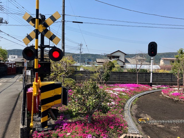 踏切は稼働させることができる