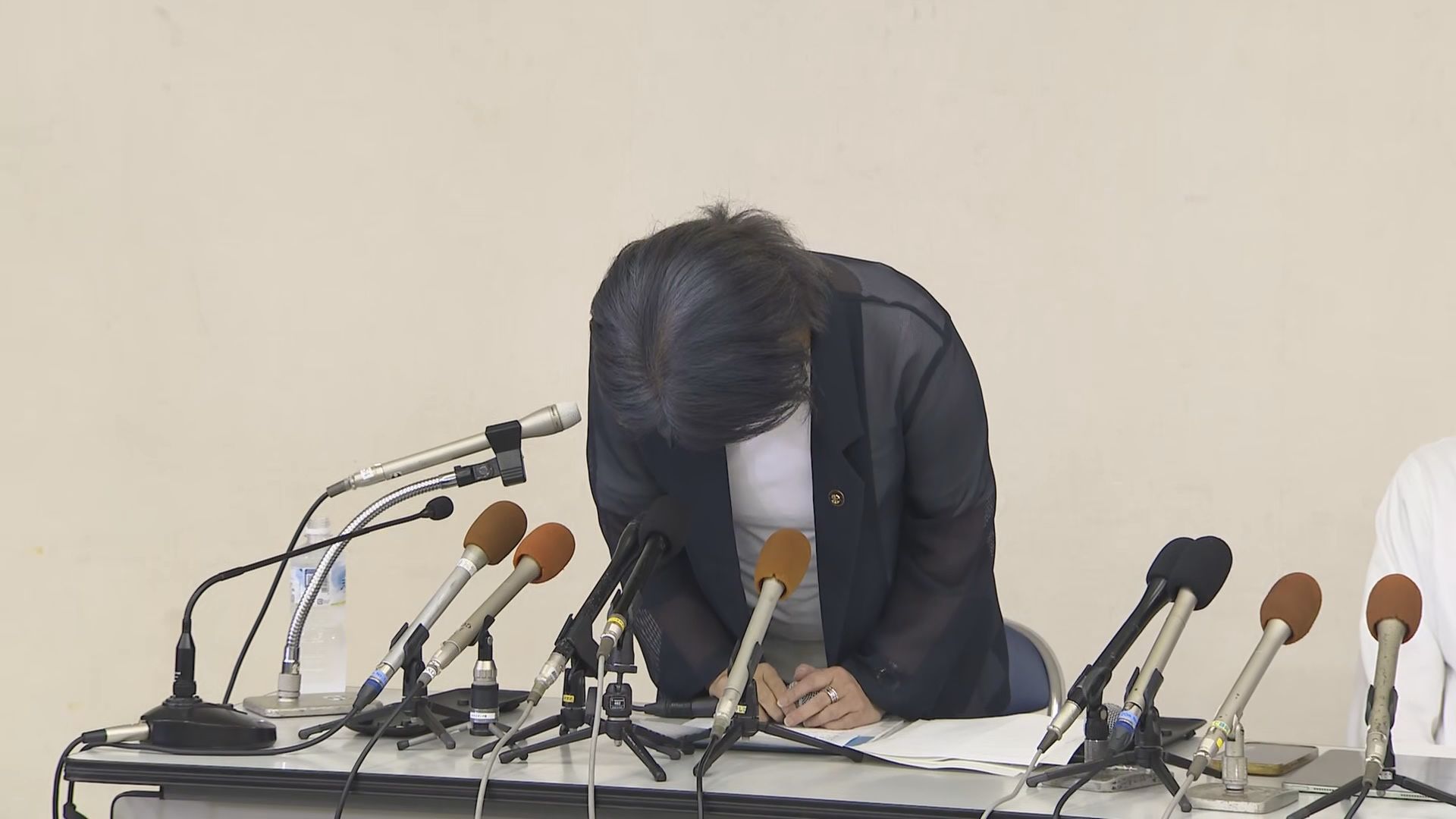 「公約実現が私の使命」「動かない壁に市民が穴をあけた」…『学歴詐称疑惑』の田久保市長が辞職を撤回したワケは 静岡・伊東市