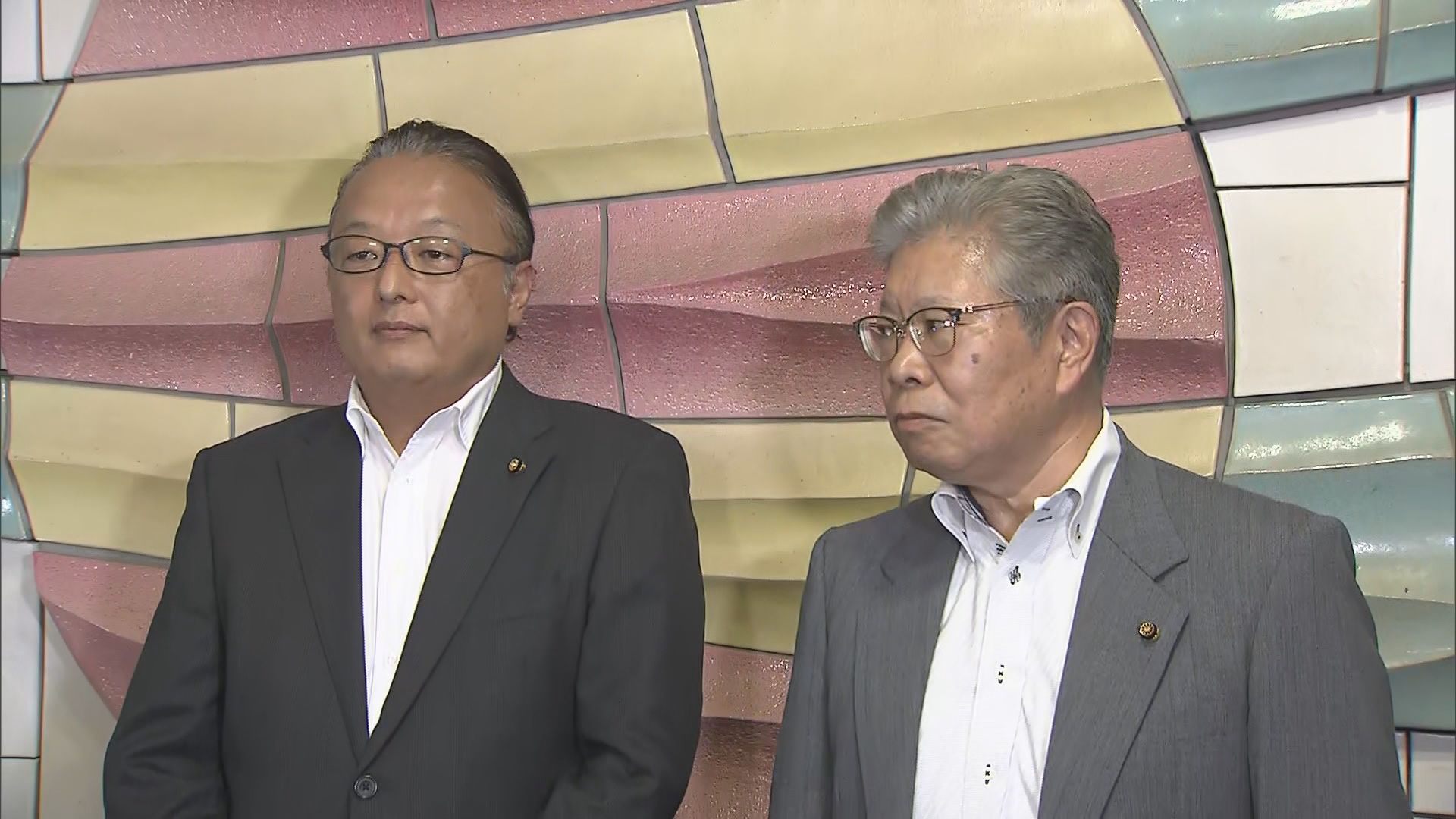 中島議長（右）と青木副議長
