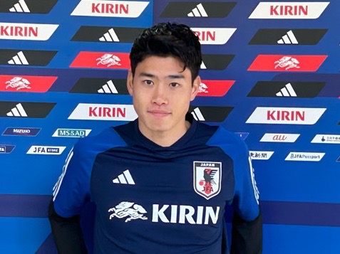 鈴木唯人選手