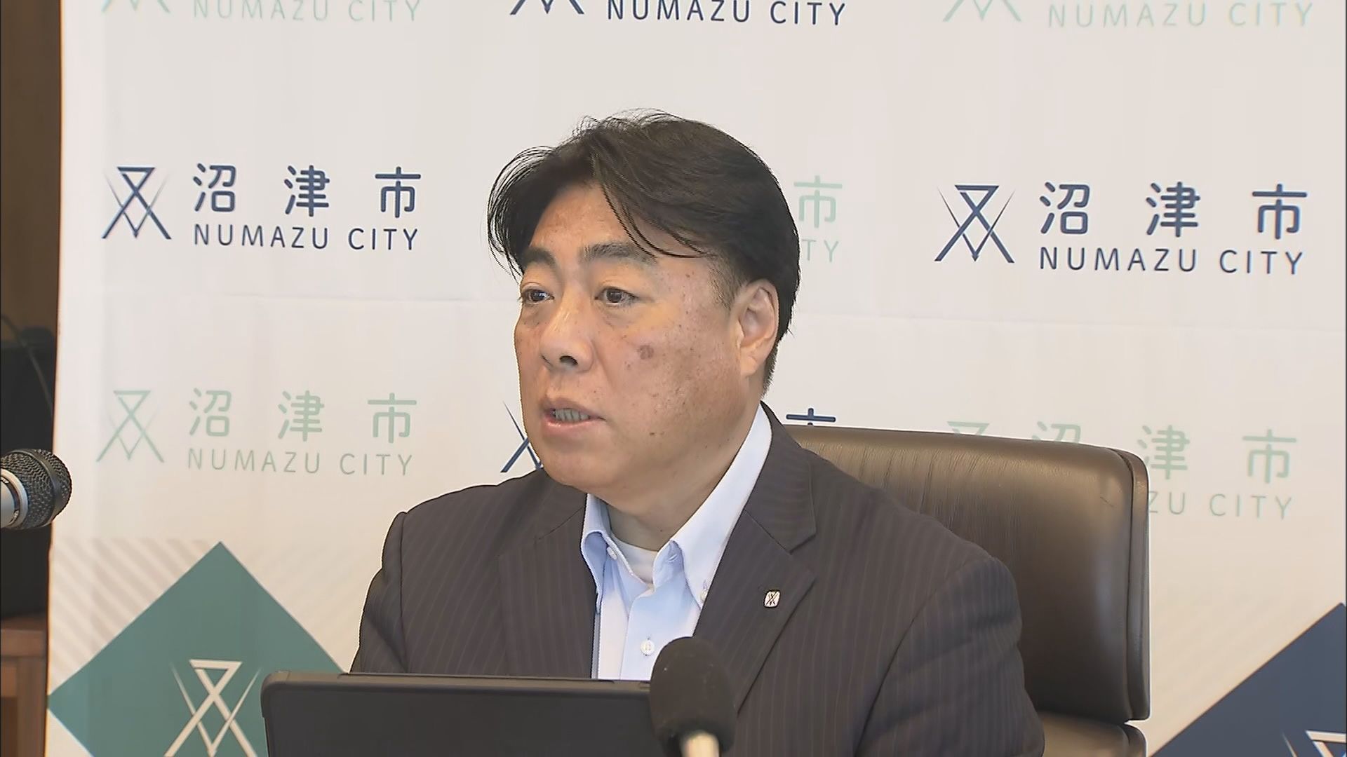 沼津市の頼重秀一市長　２２日