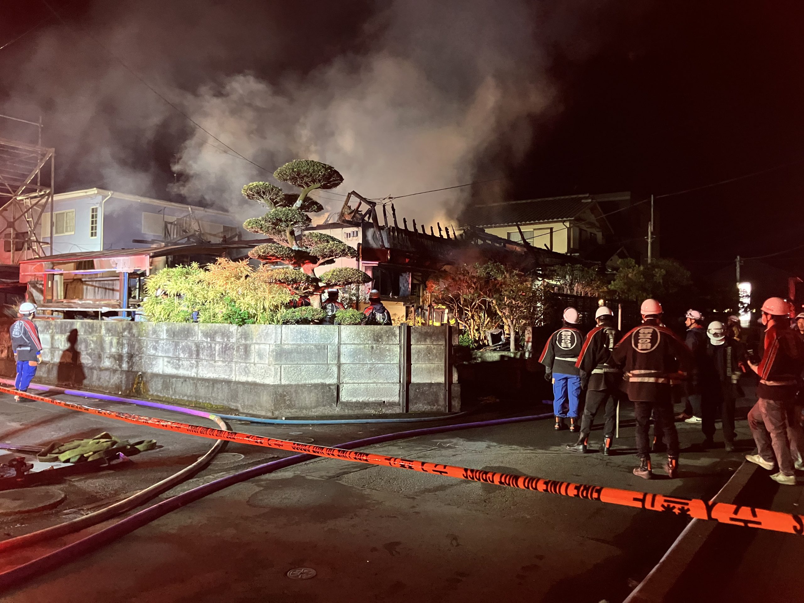 静岡・伊豆の国市で住宅１棟を焼く火事　この家に住む男性と連絡取れず