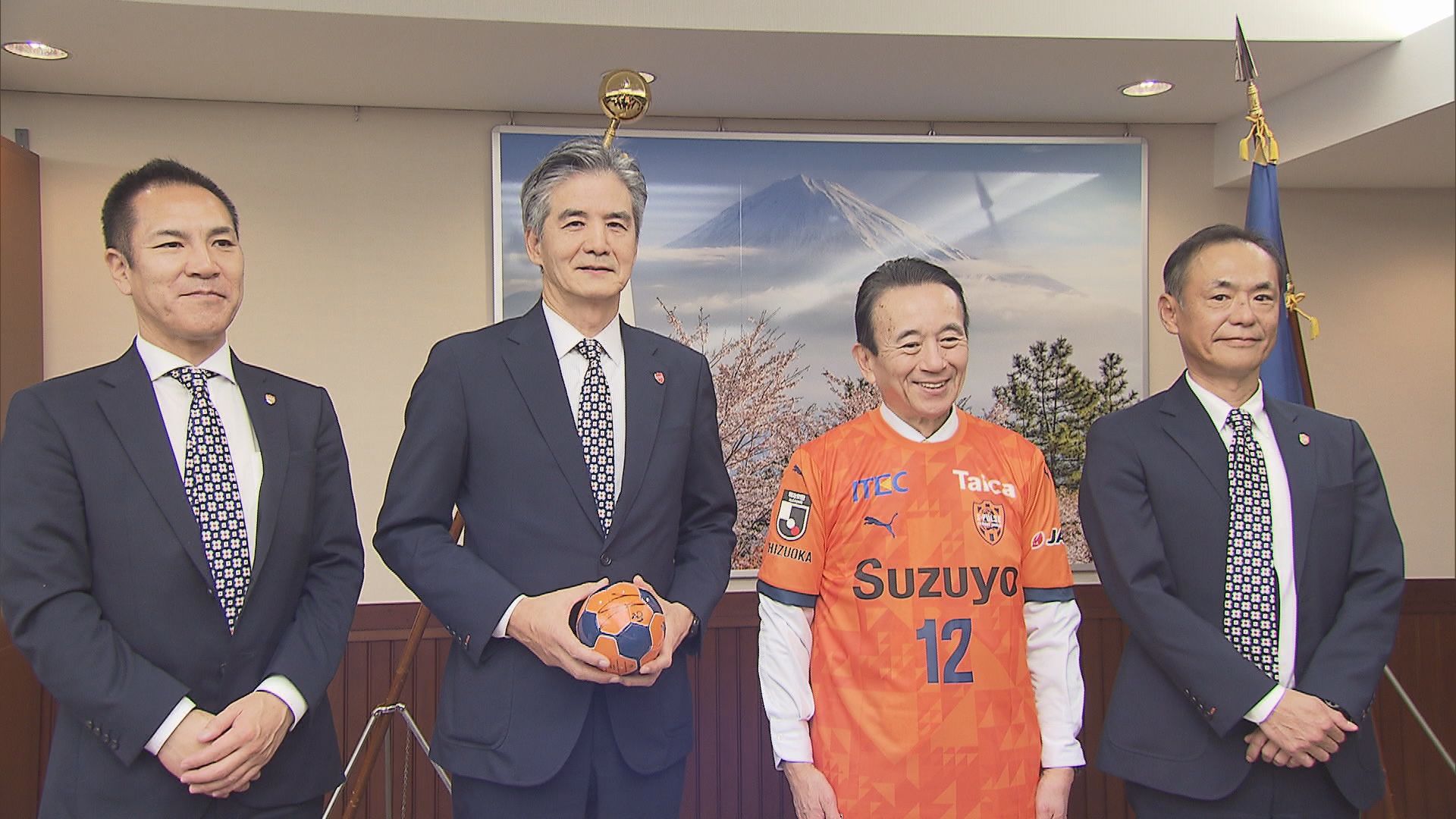 「Ｊ１に復帰して結果を残したのは素晴らしいこと」サッカーＪ１・清水エスパルスの社長らが静岡県知事に今シーズンの終了を報告