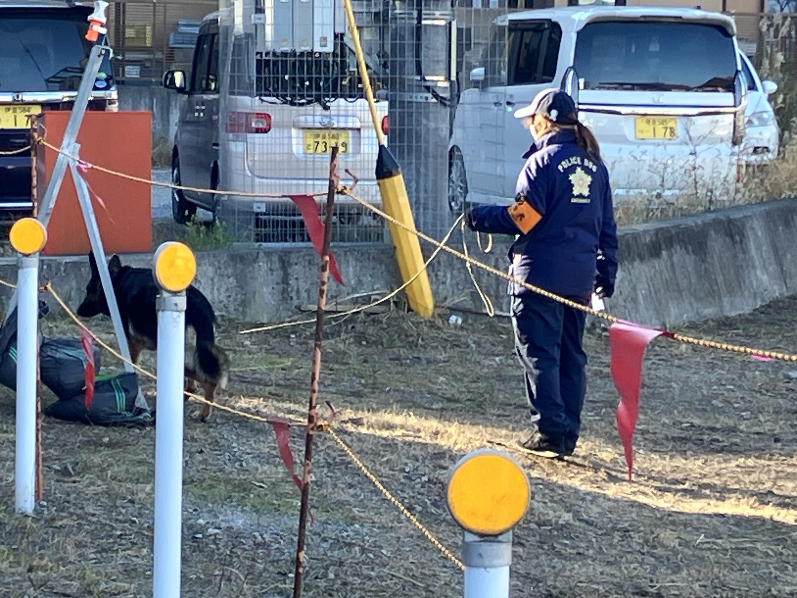 捜索中の捜査官・伊豆の国市