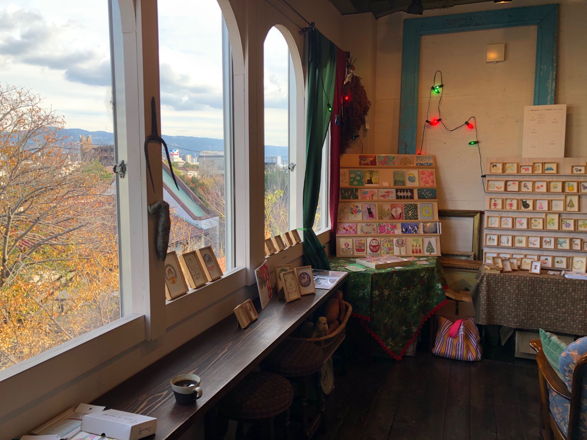 眼下には源兵衛川が流れる