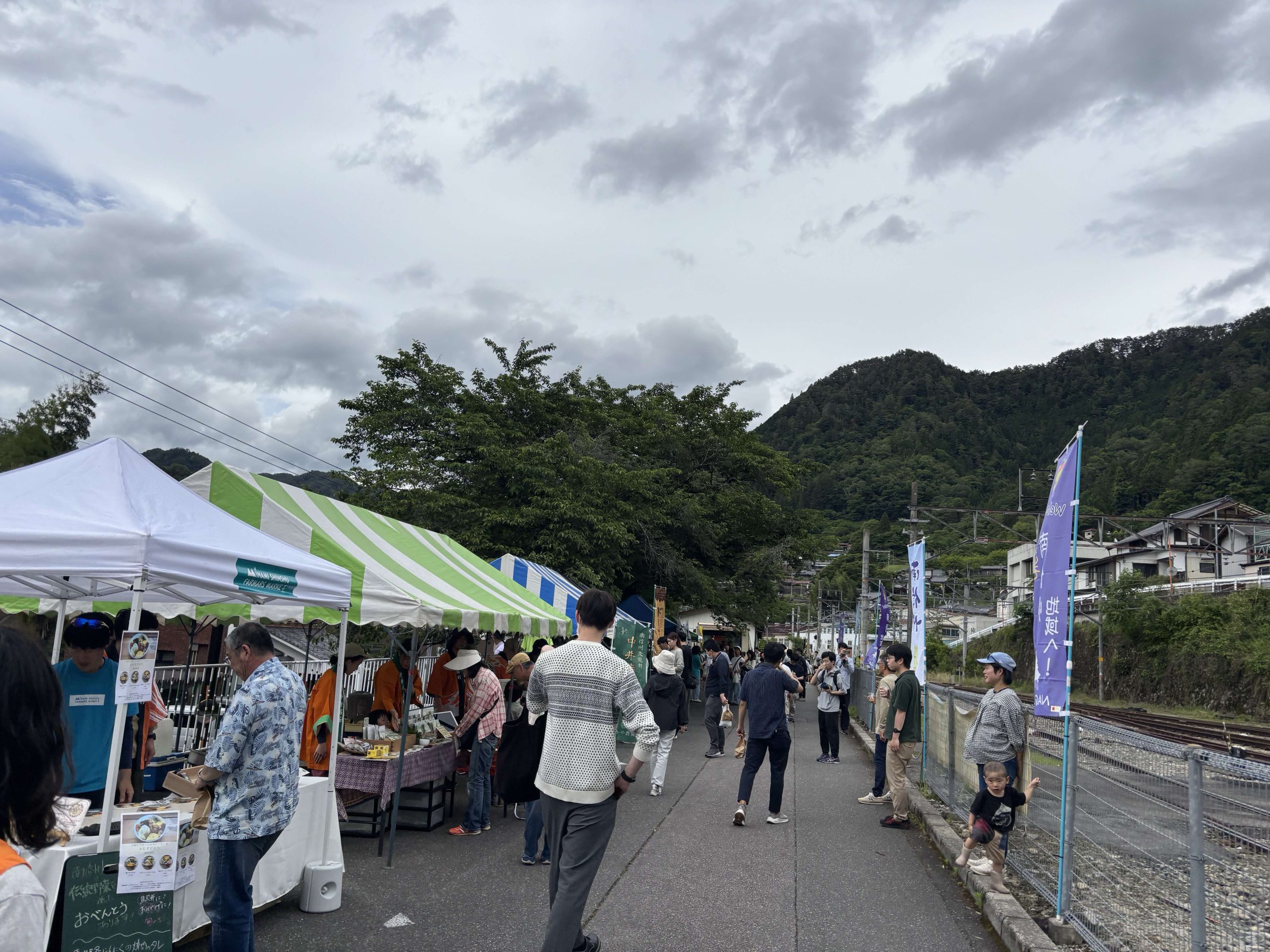 平岡駅では地元の人がおもてなし（提供：JR東海）