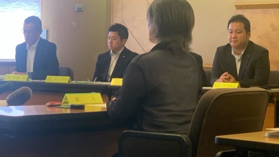 前市長の学歴詐称問題を審査する百条委