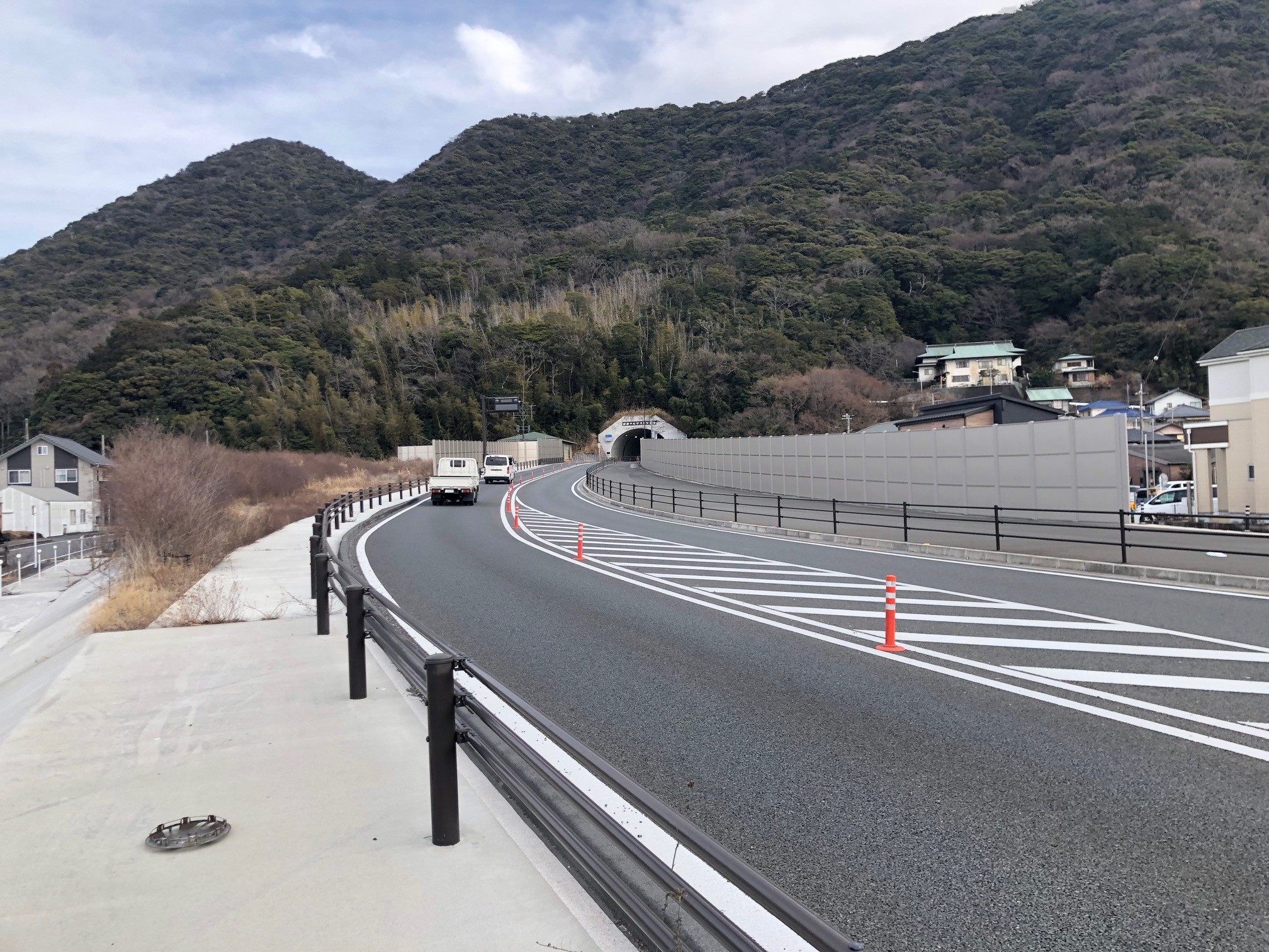一部が開通している「静浦バイパス」