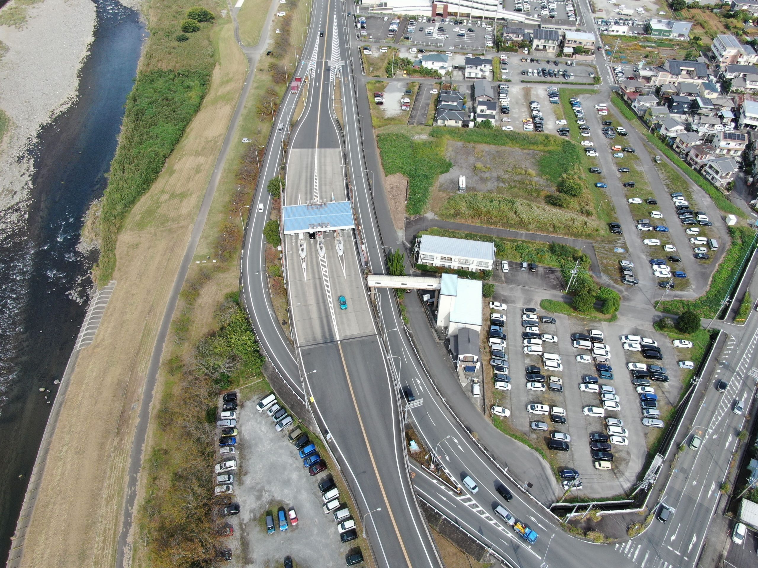 ＥＴＣで伊豆半島の観光客の増加が期待（修善寺道路　大仁料金所）