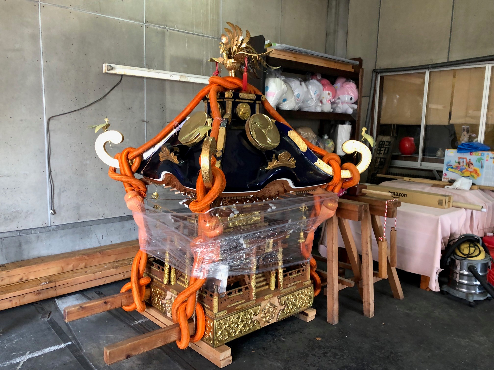 ロンドンに輸出される神輿