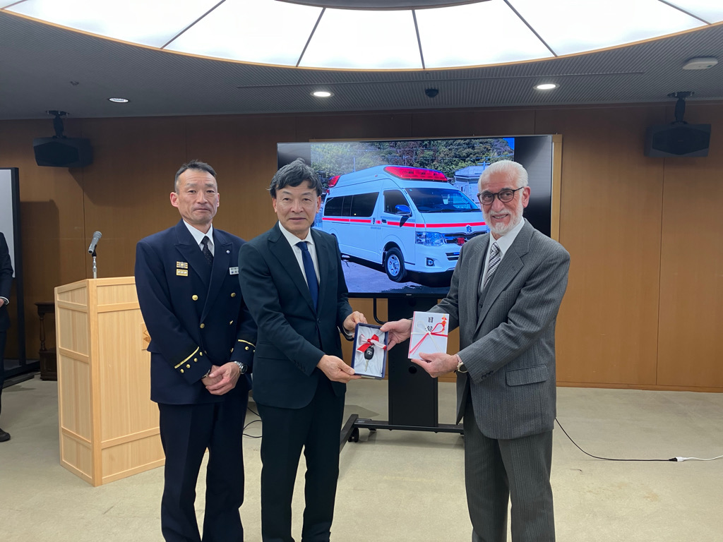 イラン情勢で厳しい状況に　静岡市がアフガニスタンで医療支援を行うＮＰＯ法人に救急車を譲与
