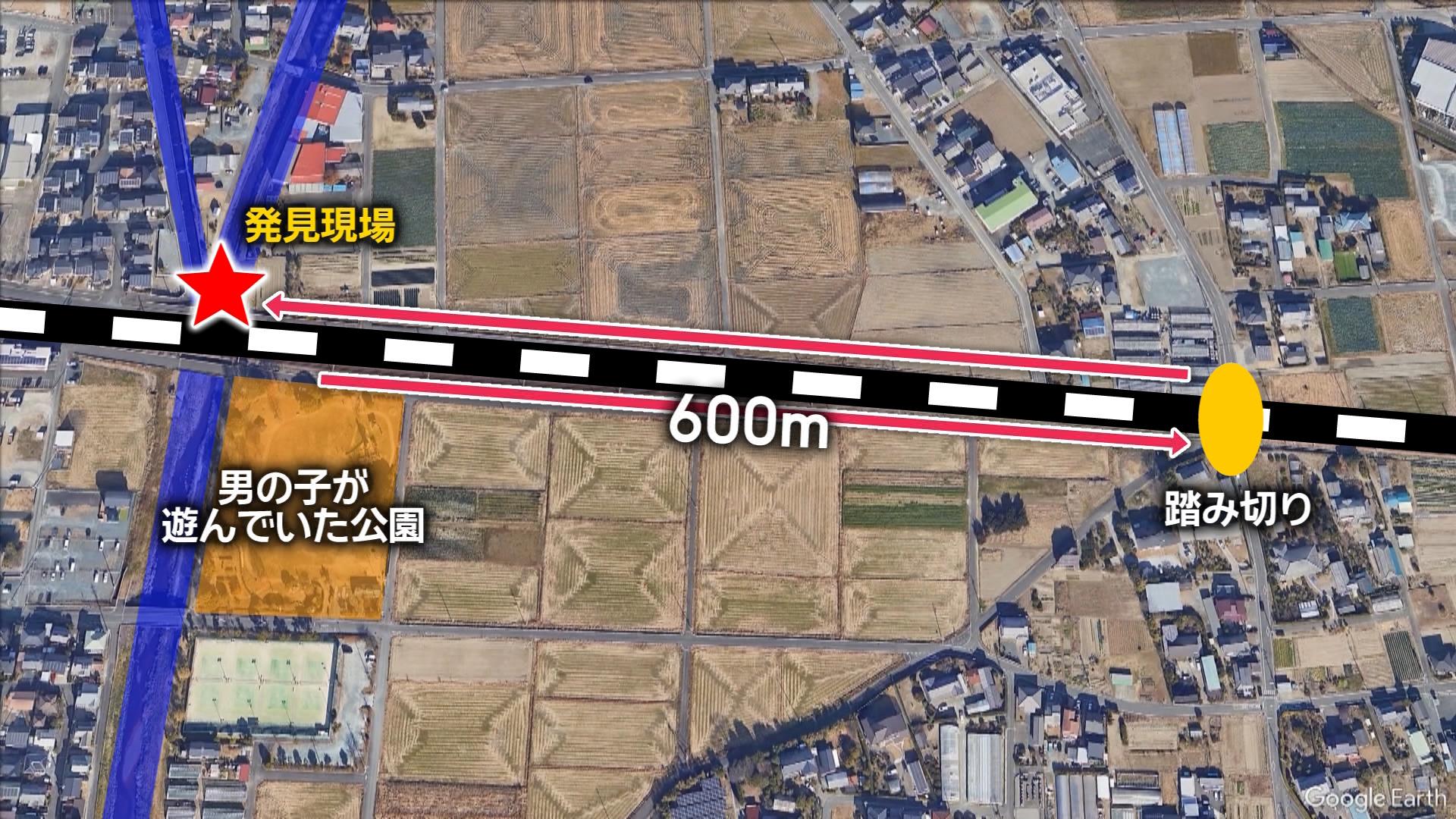 男の子発見現場と公園の間には線路