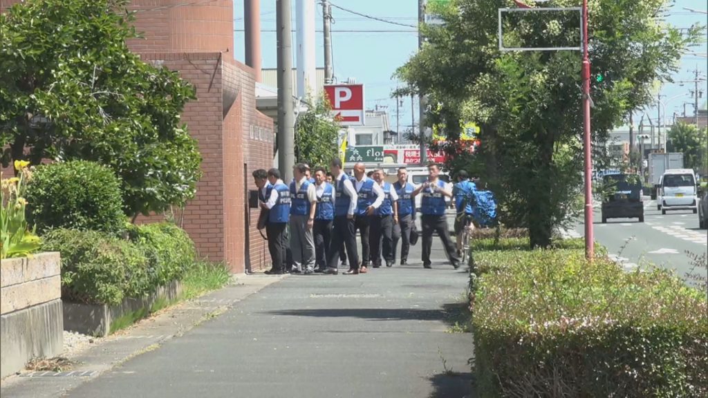 80代男性に因縁つけ金銭要求か　指定暴力団・六代目山口組系組長の男ら３人を逮捕　暴力団の組織的関与視野に捜査　浜松市中央区