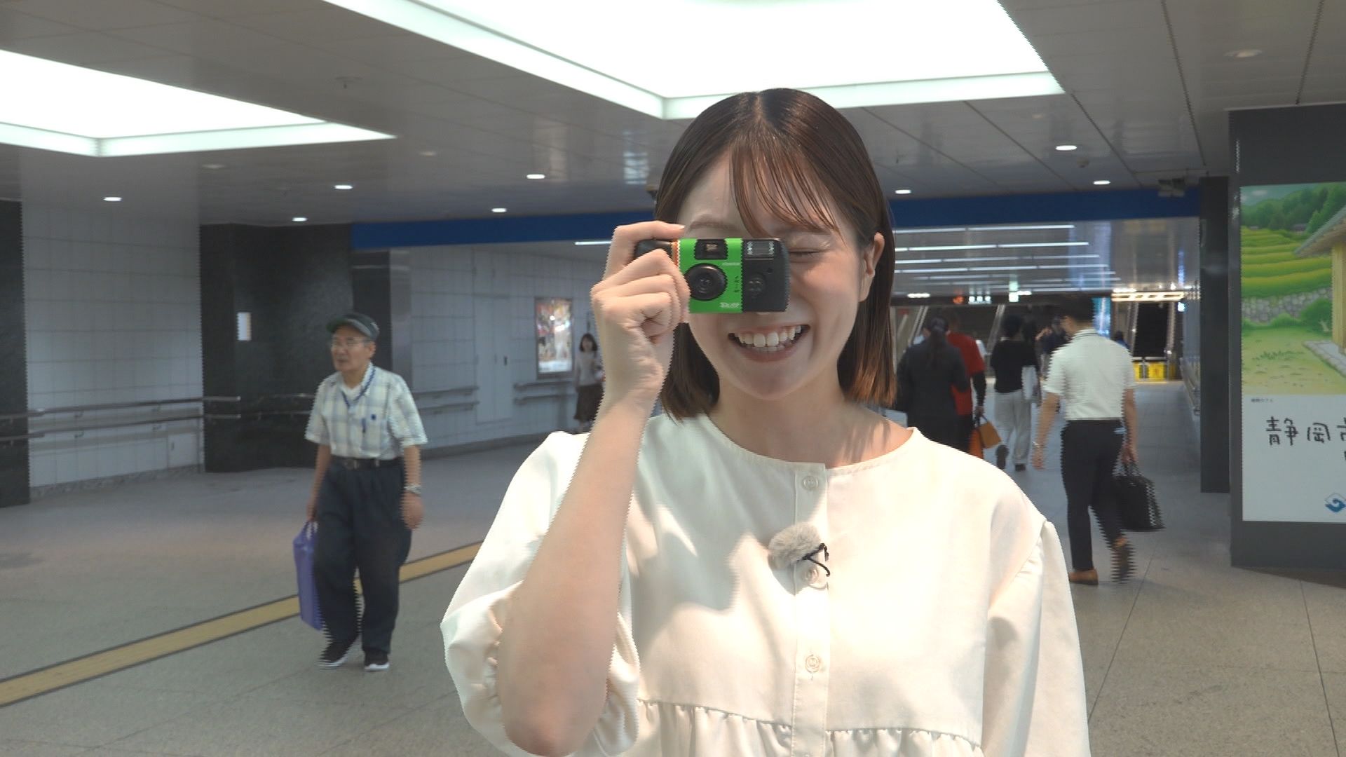 20年ぶりの新作!　令和の若者が夢中になる“あのカメラ”　スマホ全盛時代に逆行…若者があえて選ぶアナログの魅力