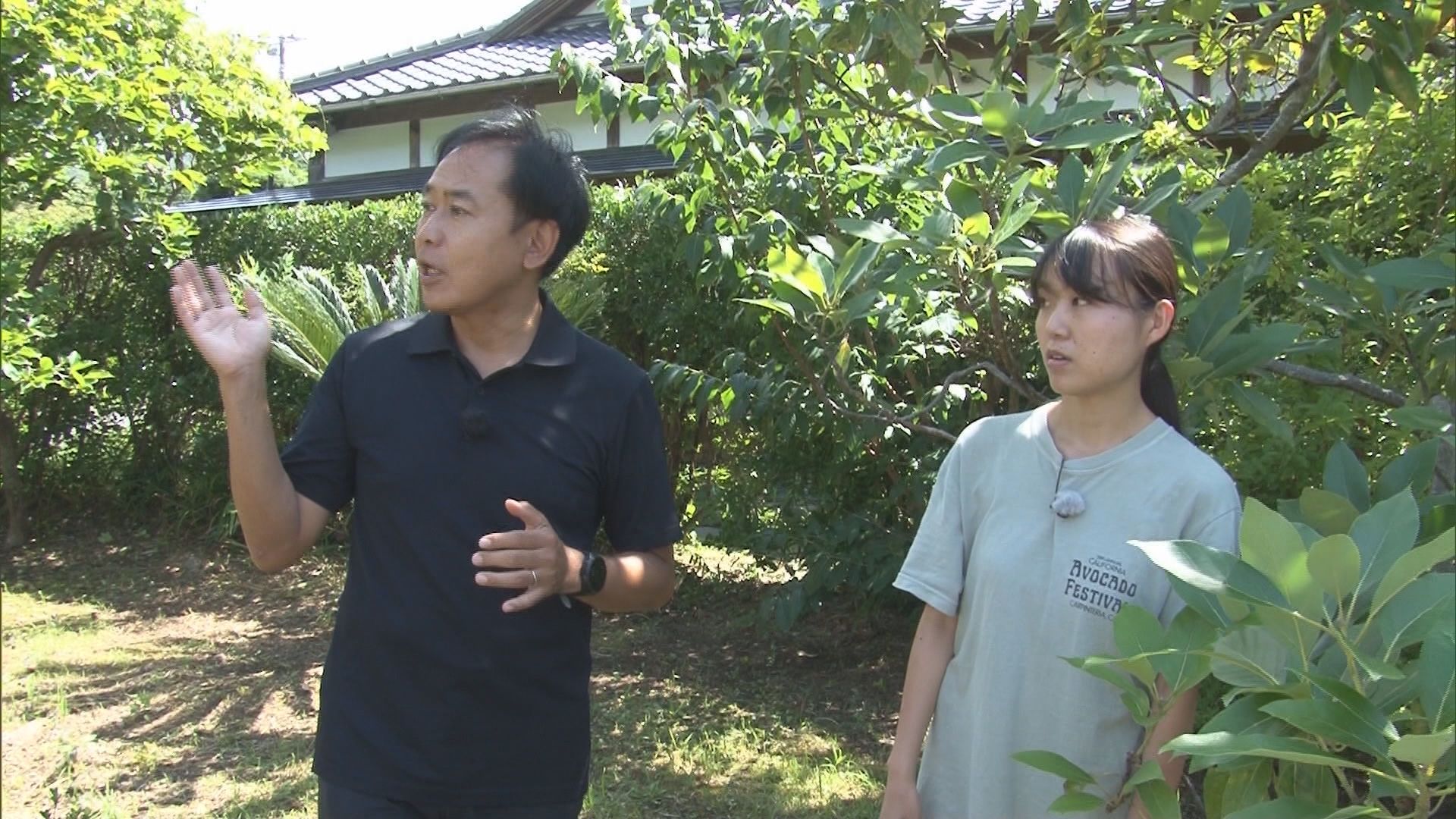 伊地健治アナウンサー(左)と岡愛香梨さん