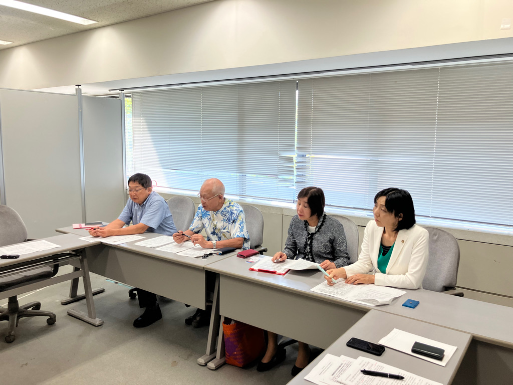 全国の地方議員で作る団体が市民への丁寧な説明などを静岡県に申し入れ　県が国から静岡空港の特定利用空港への指定を打診されたことをうけ