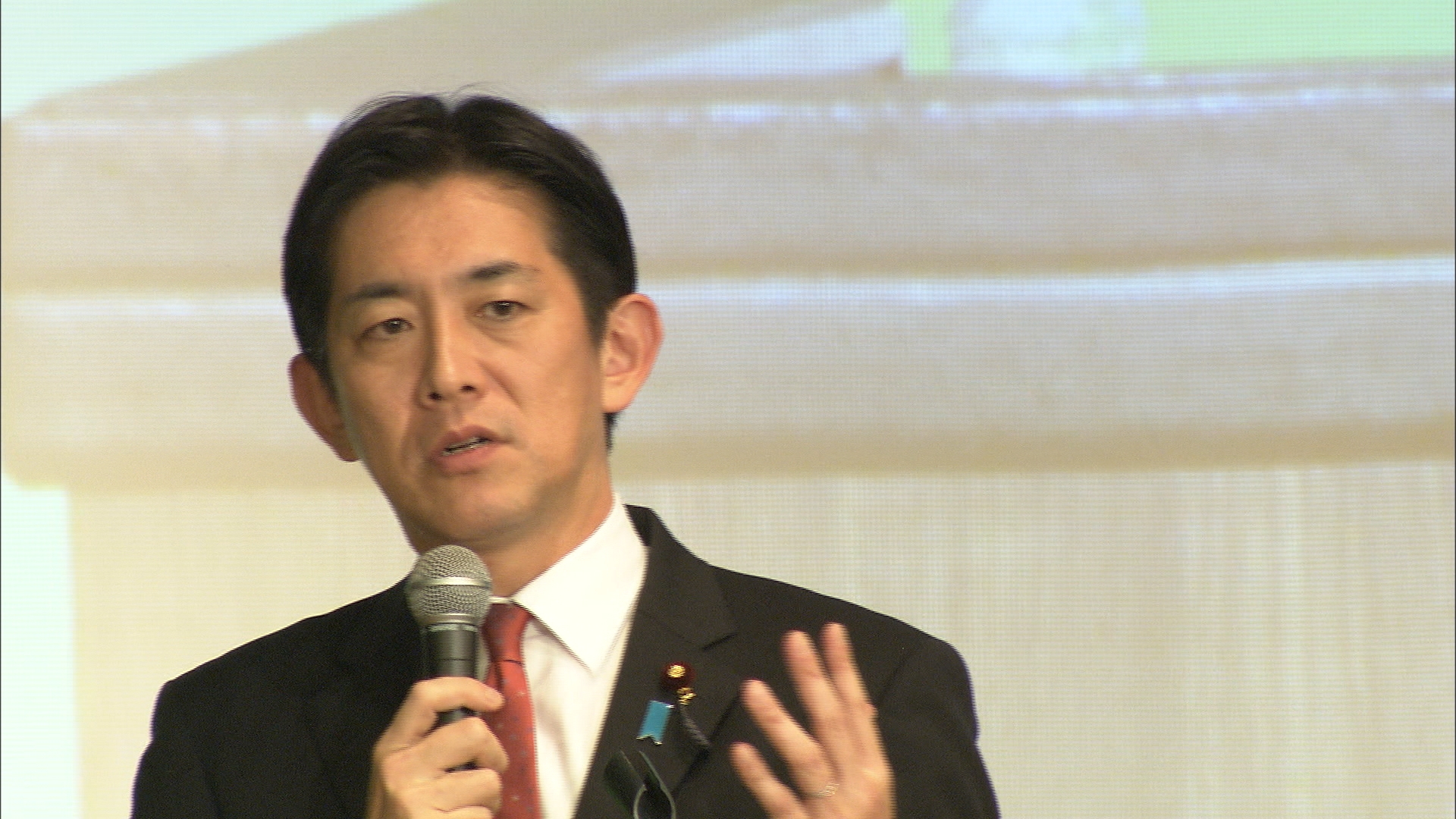 自民党　小林鷹之政調会長