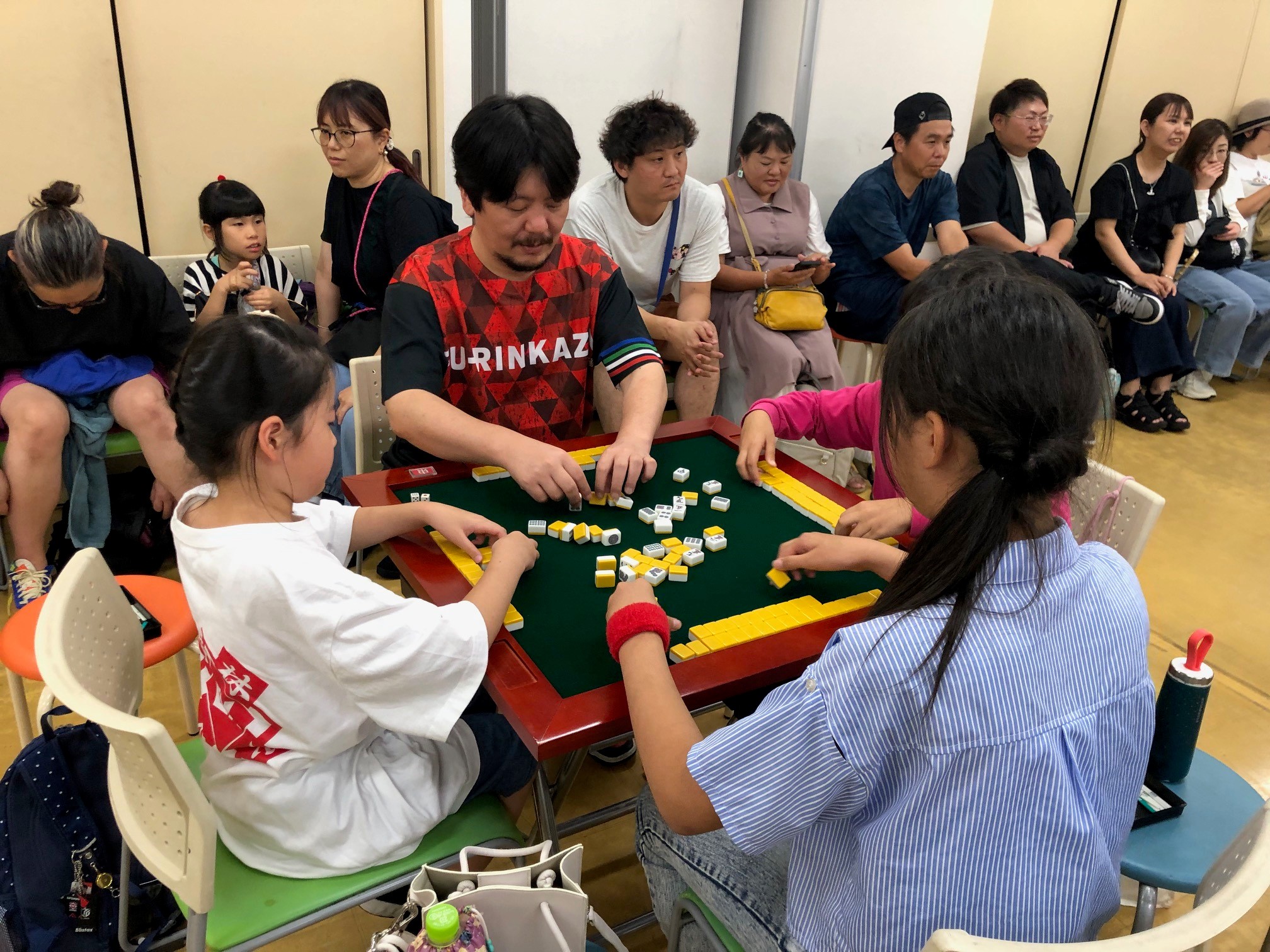 こどもにプロの洗礼を浴びせる勝又プロ