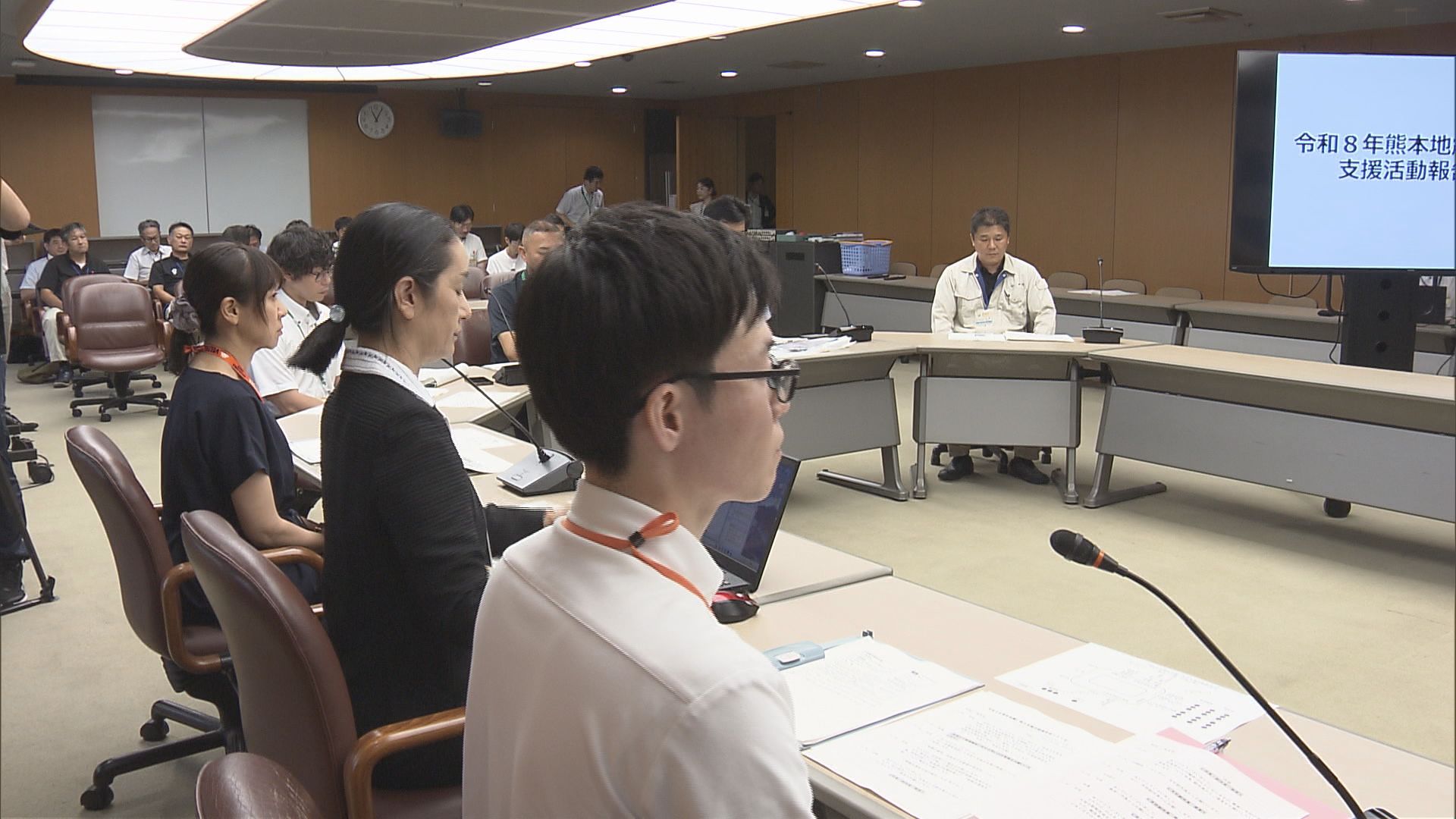 「キャップ付きの給水袋が被災者から好評」熊本地震で被災地に派遣された静岡市の職員が難波市長に活動報告　