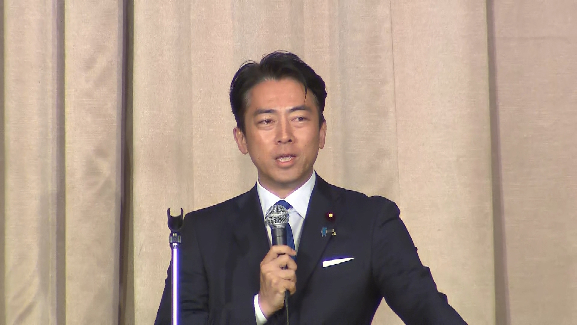 小泉進次郎防衛大臣　９月１日